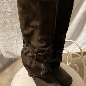 New Apepazza Brown Suede Medium Heeled Boots With Side Zip. Size 9